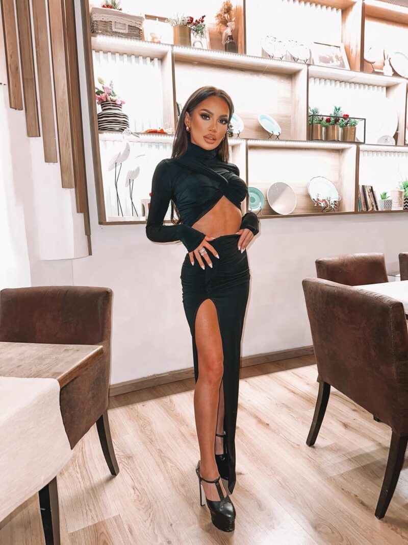 adora